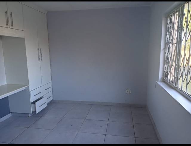 3 BEDROOM FLAT TO LET IN BRACKENHAM